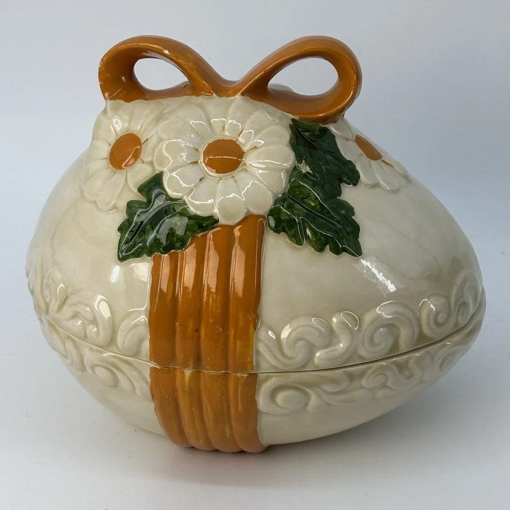 VTG 1970's Duncan Ceramic Egg Box W/Lid  Ribbon  MCM Daisies Easter Hand Painted